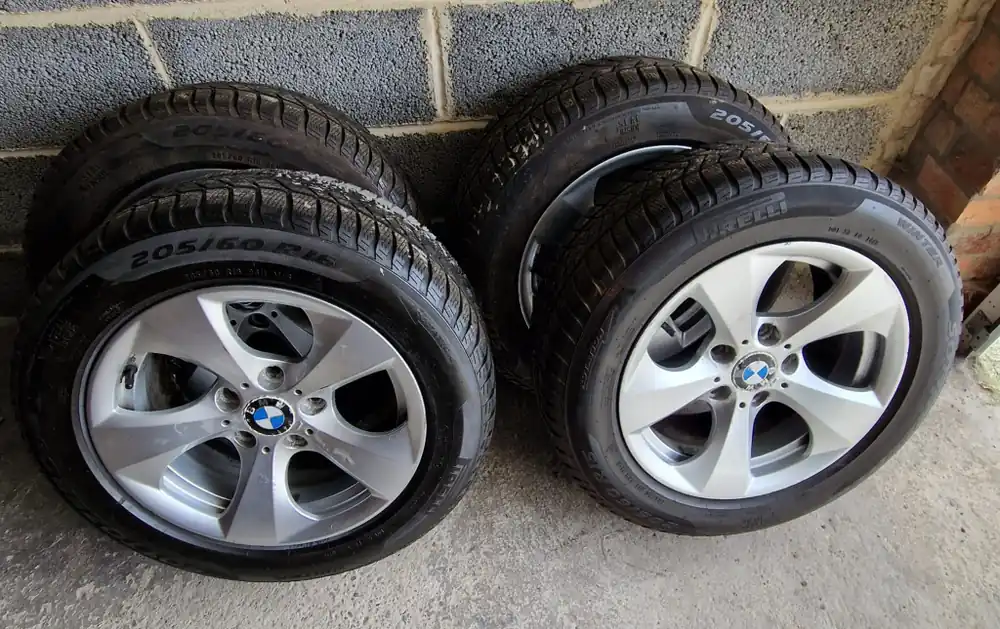 Wyprzedaż Opony zimowe Pirelli Winter SottoZero 3 205/60R16 96 H ,SEAL INSIDE+felgi